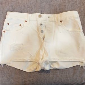 never worn White Levi’s jean shorts